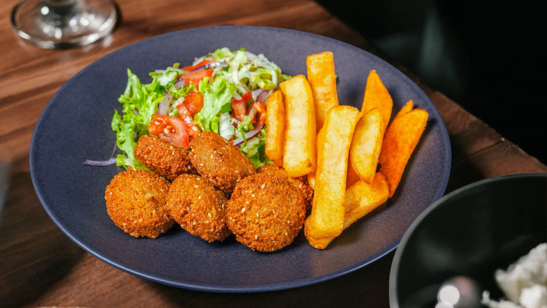 Falafel im Teller